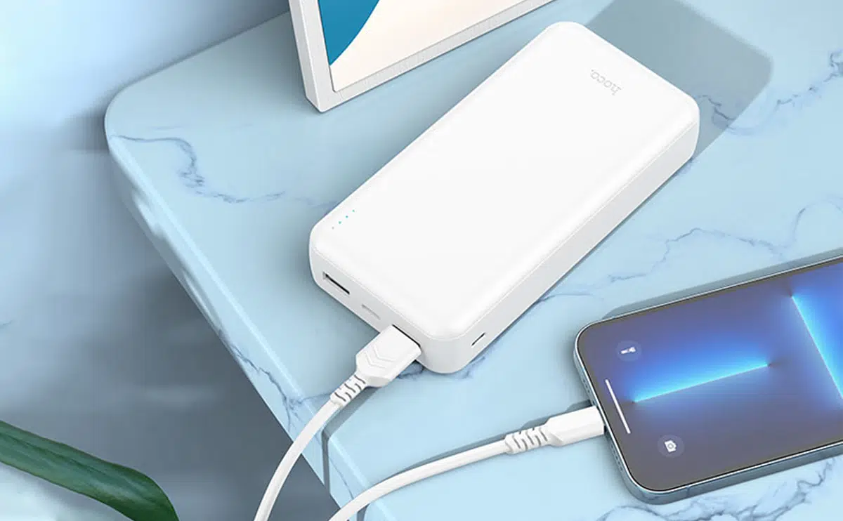 J100A High-ranking 20000mAh Power Bank front view